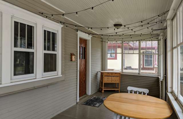 1930 Portland Avenue Gallery 3