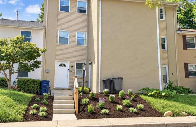 9427 MERRYREST Road Gallery 1