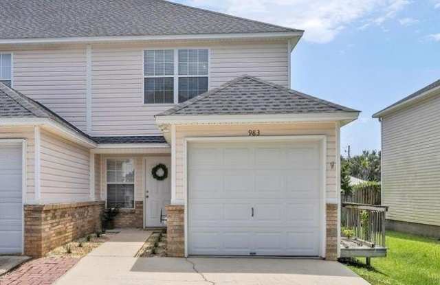 983 Scenic Oak Lane photos photos
