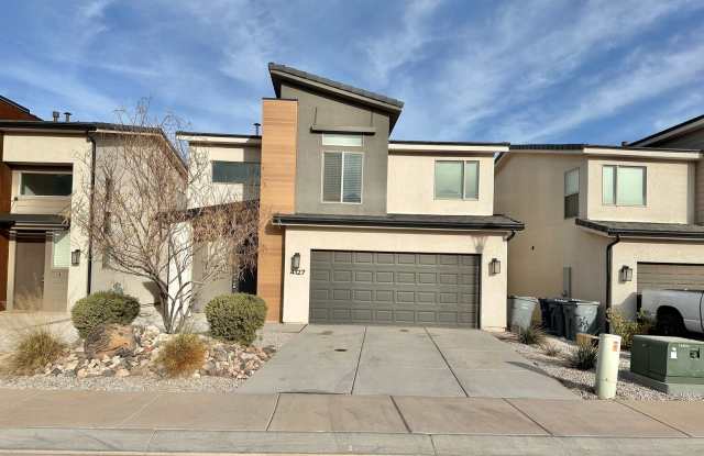 4 Bedroom Home In Desert Canyon Community! Price reduced!! Plus, $500 March lease incentive!! photos photos