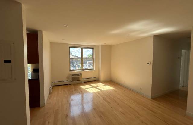 2 Bed on Camelot Ct | Brighton | Available Now Gallery 4