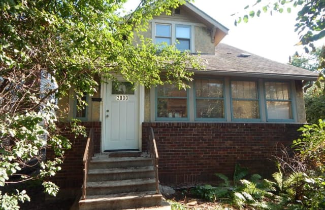 2000 Como Avenue SE - 2000 Como Avenue Southeast, Minneapolis, MN 55414
