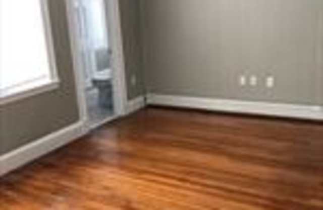 14 Dyer Gallery 1