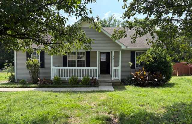 321 Center St, LaVergne 3BR/2BA - 321 Center Street, La Vergne, TN 37086