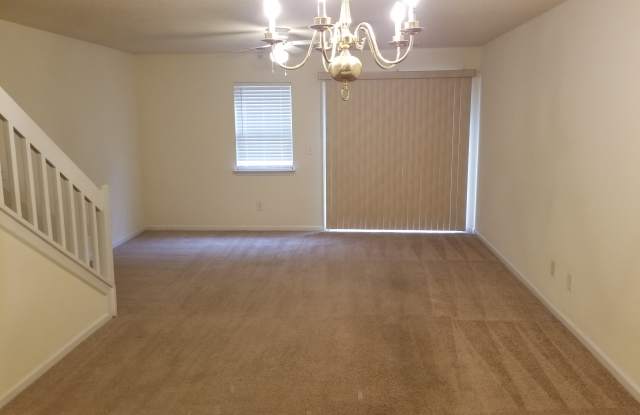 16949 Greenlawn Hills Court Gallery 4