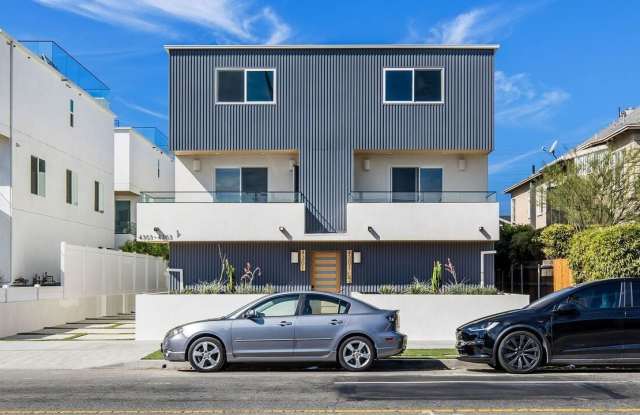 4303 Tujunga Avenue Gallery 2
