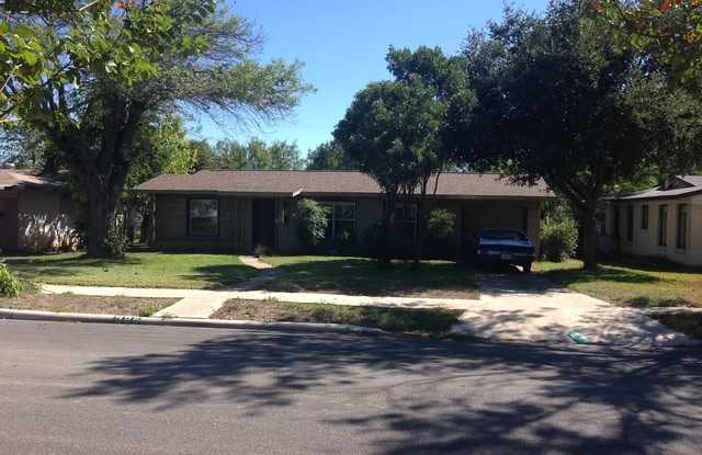 326 BARBARA DR - 326 Barbara Drive, San Antonio, TX 78216