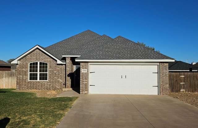 Amazing 3 Bedroom in East Clovis! - 1705 Simmons Street, Clovis, NM 88101