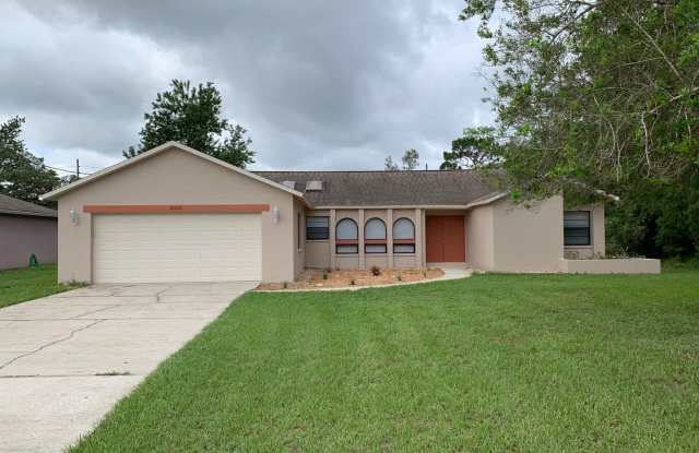 SHARP 4/2/2 SPRING HILL photos photos