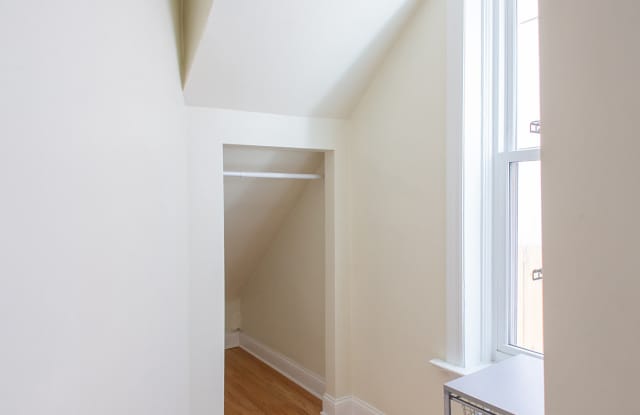 2100 West Race Avenue Gallery 4