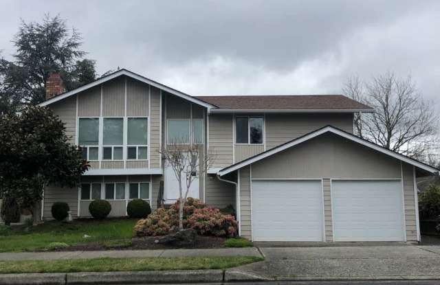 Adorable 4bd home with huge yard in Renton! - 4206 Southeast 1st Place, Renton, WA 98059