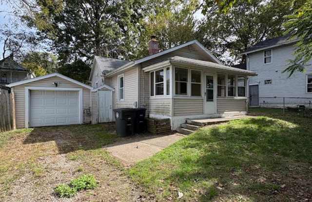 Two bedroom one bathroom home for rent photos photos