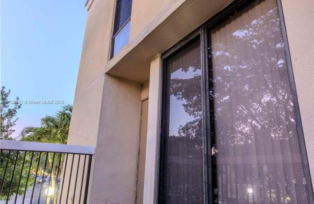 2930 SW 87th Ter photos photos