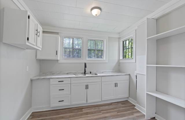 PRICE REDUCED LIMITED TIME! RECENTLY UPDATED!!! RENT ME FIRST! photos photos