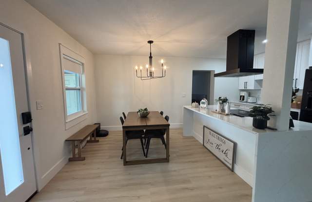 8003 Somerset Lane - 8003 Somerset Lane, Town 'n' Country, FL 33615