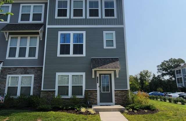 Williamsburg 4 Bed, 3.5Ba Townhome - 114 Bimini Lane, York County, VA 23188