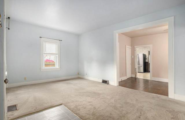 112 E Warren Street Gallery 3