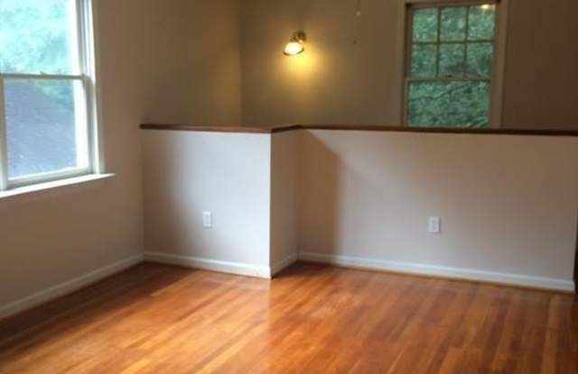 1171 E Rock Springs Road NE Gallery 3
