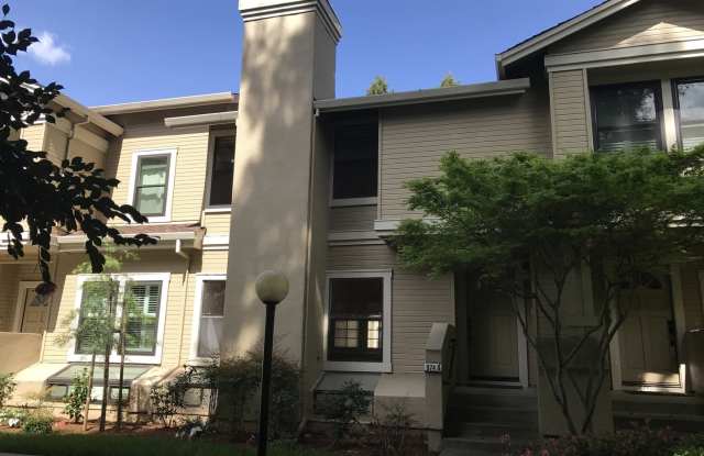 Quiet remodeled townhouse near Sunnyvale and Mountain View Caltrain station in Sunnyvale - 974 La Mesa Terrace, Sunnyvale, CA 94086
