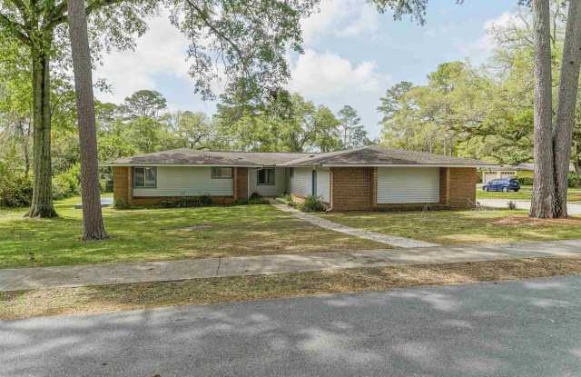 251 S Villas Court - 251 South Villas Court, Tallahassee, FL 32303 251 S Villas Court - 251 South Villas Court, Tallahassee, FL 32303