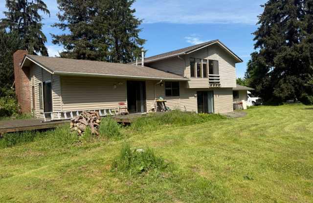 Large Mount Vernon Home on Acreage photos photos