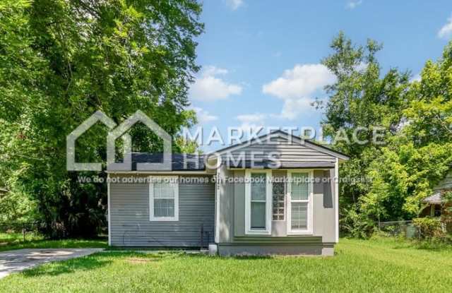 2042 Detroit St photos photos