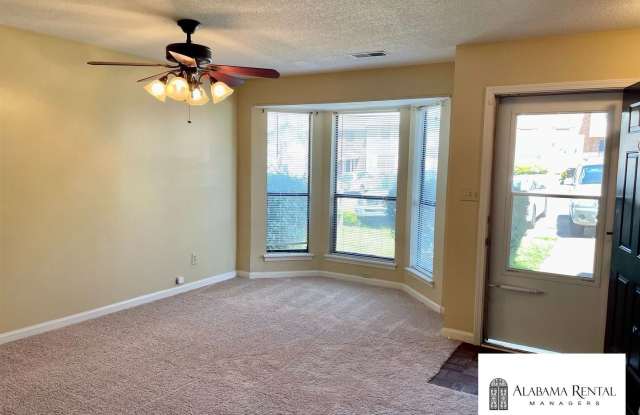 2437 Hampstead Dr Gallery 3