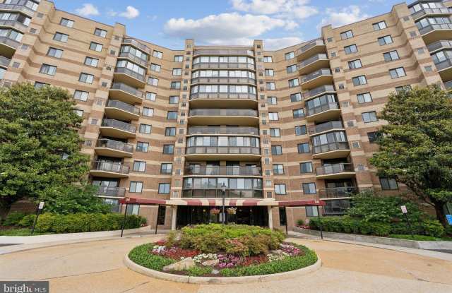 8340 GREENSBORO Drive unit: 401 photos photos