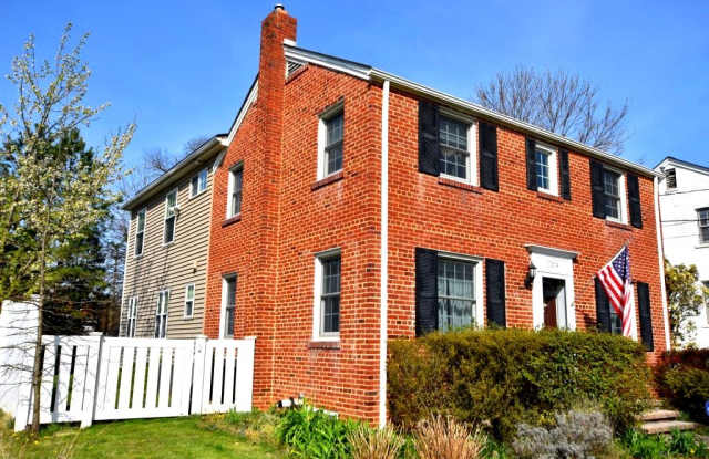 Supersized Home Next to Park Less Than 1 Mile to Wheaton Metro! - 10504 Amherst Avenue, Wheaton, MD 20902