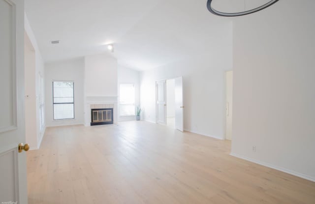 4113 Bayberry Dr Gallery 3