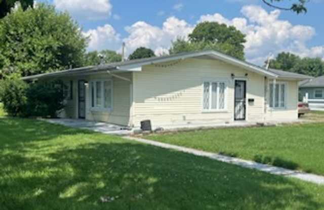 3BR/1BA House with Garage- Coming Soon! Gallery 3