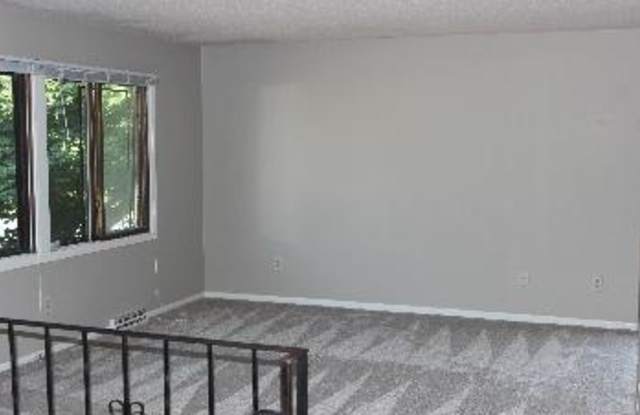 556 98th Lane North East Gallery 3