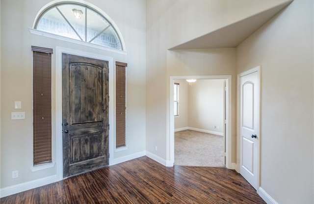 5201 Runnymede Court Gallery 3