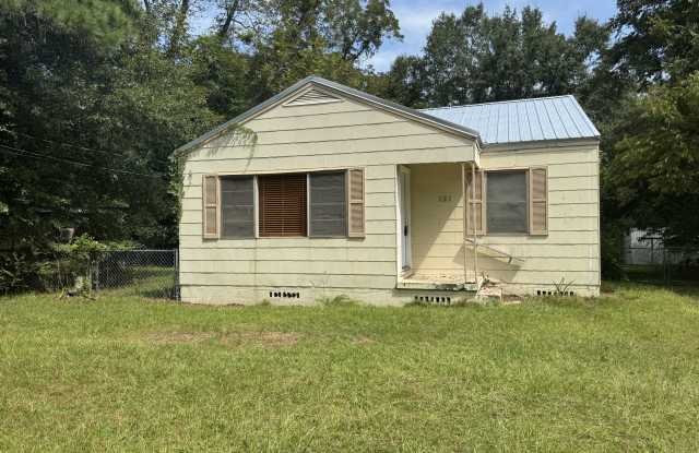 121 Hedstrom Drive Gallery 2