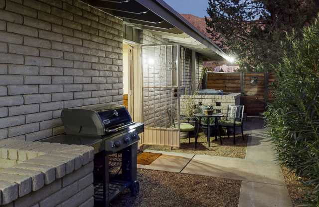 834 RIVER OAKS Drive Gallery 3
