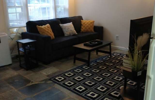 Backs up to the UVA south lawn section of campus 1 bdrm 1 bath 514 Valley Rd B Fully Furnished Includes Utilities photos photos