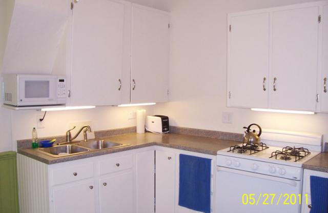 One bedroom, ground floor apartment in Railroad district | Available November 6 Gallery 2
