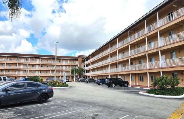 17350 NW 67th Ave photos photos