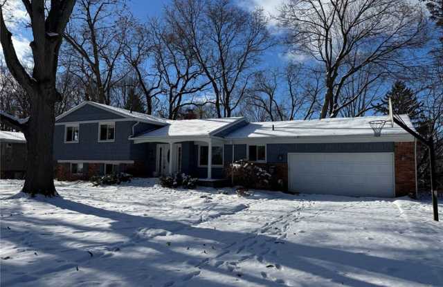 Beautiful mid-century modern home - 4138 Westover Drive, Oakland County, MI 48323