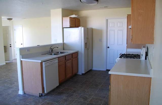 6220 W 140 N #9 - 6220 West 140 North, Hurricane, UT 84737 6220 W 140 N #9 - 6220 West 140 North, Hurricane, UT 84737