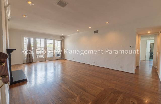 Spacious 3 Bed, 2 Bath Apartment in Beverly Glen Near UCLA - 1260 South Beverly Glen Boulevard, Los Angeles, CA 90024