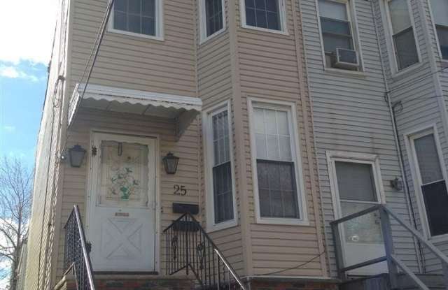 25 LINCOLN ST photos photos