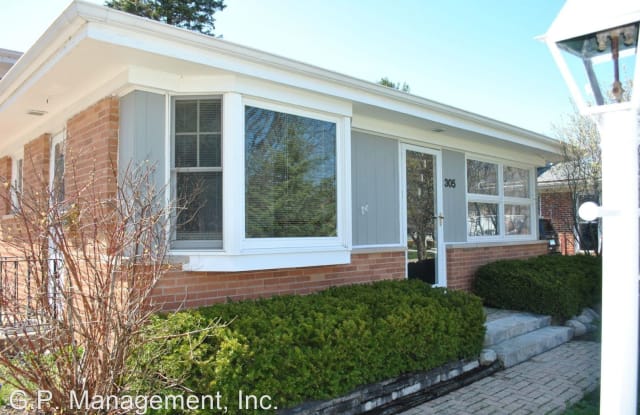305 Kenloch Avenue - 305 Kenloch Avenue, Libertyville, IL 60048