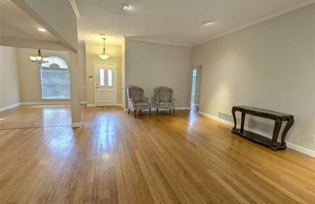 6019 Mapleshade Lane Gallery 3