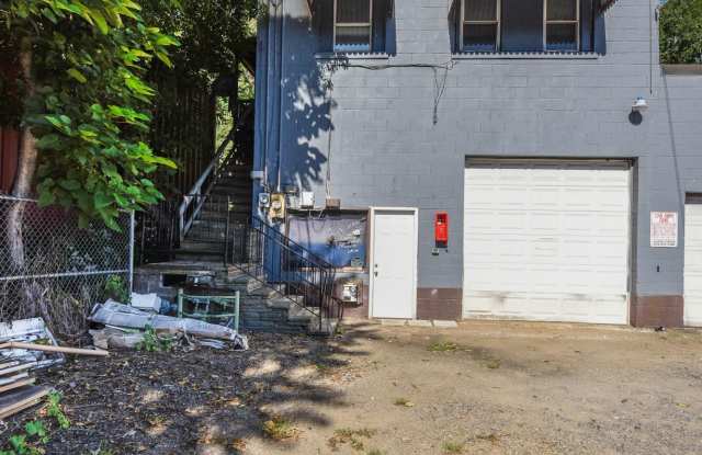 421 Main Street Gallery 1