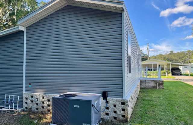 843 E Colonial Circle Gallery 4