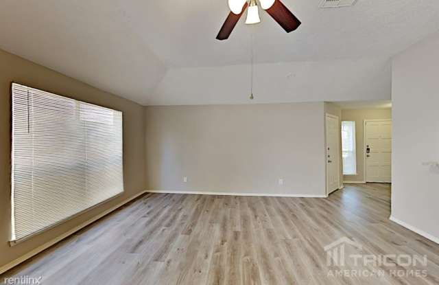 13215 Boyer Lane Gallery 4