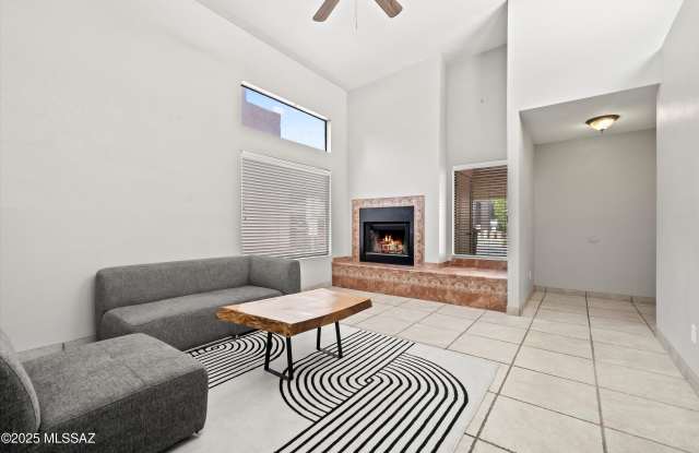 3980 N Roger Lane Gallery 4