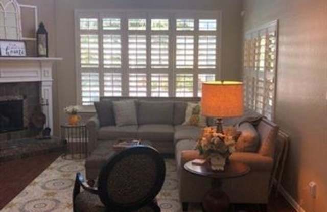 2906 Greenway Drive Gallery 3