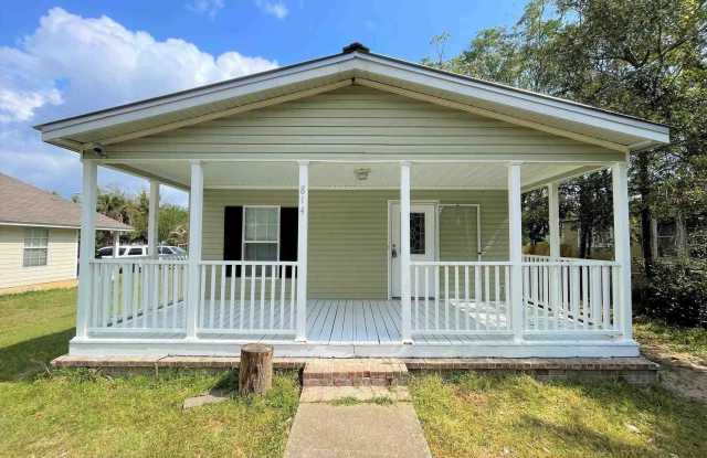 814 N E St photos photos